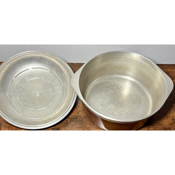 Vintage 1970s Club Cast Aluminum Brown Dutch Oven 4 Qt - Picture 12 of 14